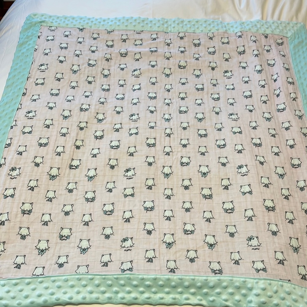 Kitty double gauze and minky baby blanket